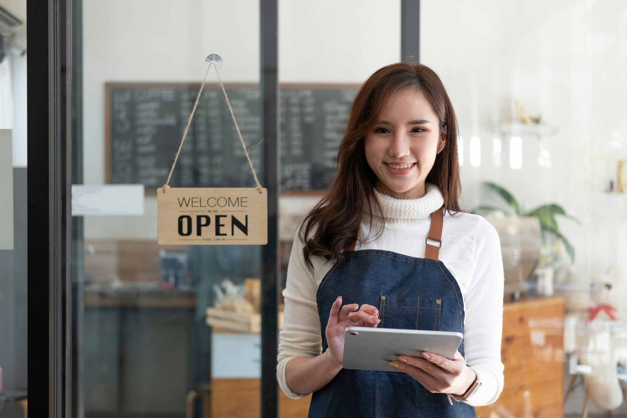 【炸雞創業】開一間炸雞店要多少錢？2025開店成本、毛利與資金全解析